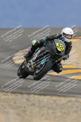 media/Jan-14-2023-SoCal Trackdays (Sat) [[497694156f]]/Turn 12 (120pm)/